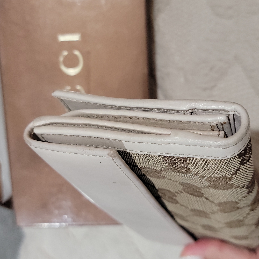 Authentic Gucci wallet - Picture 3 of 11